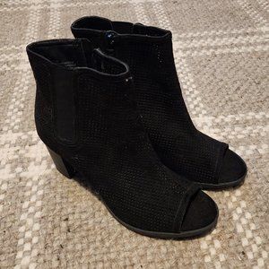 Maurices Peep Toe Black Size 7 1/2 M - Side Zip